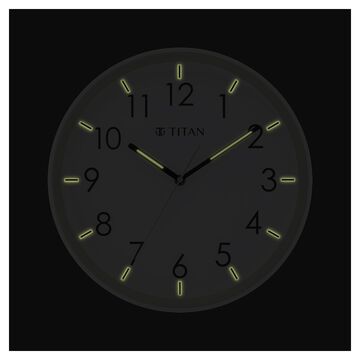 Titan 32.5 cm White-Lume Wall Clock: Stylish Nighttime Illumination