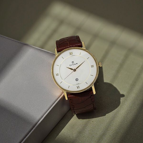 Buy Online Titan Quartz Analog with Date White Dial Leather Strap