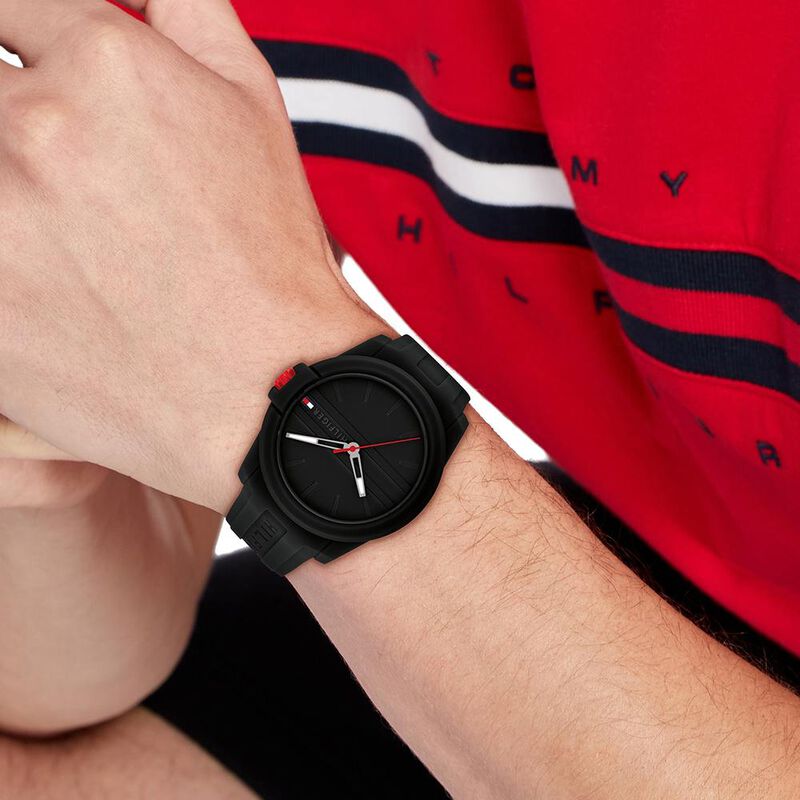 Buy Online Tommy Hilfiger Quartz Analog Black Silicone Strap for Men ...