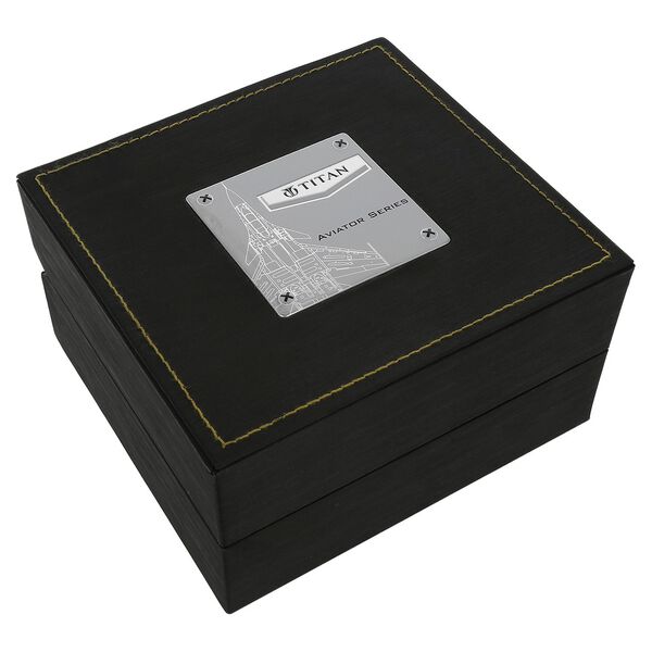 Titan Squadron Black Dial Chrono Stainless Strap watch for Men - image number 4