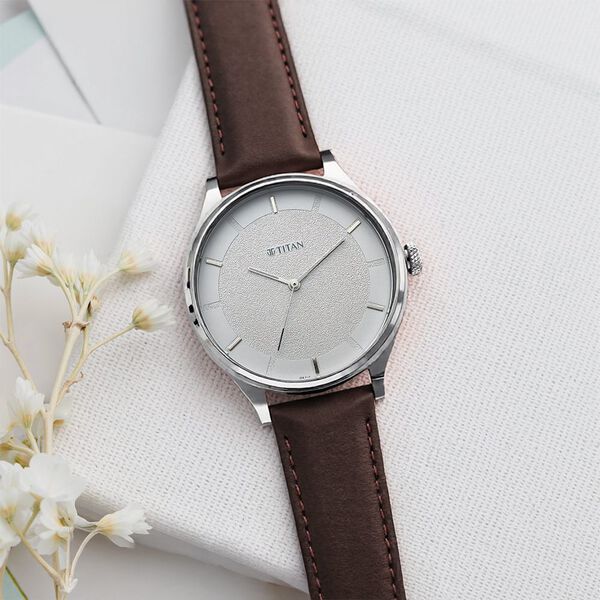 Titan Men's Classic Watch: Gradient Dial & Sleek Markings with Leather Strap - image number 0