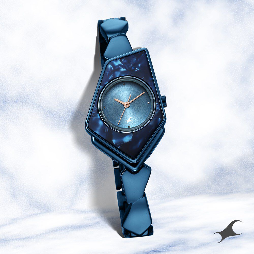 Buy Online Fastrack Younique Quartz Analog Blue Dial Metal Strap