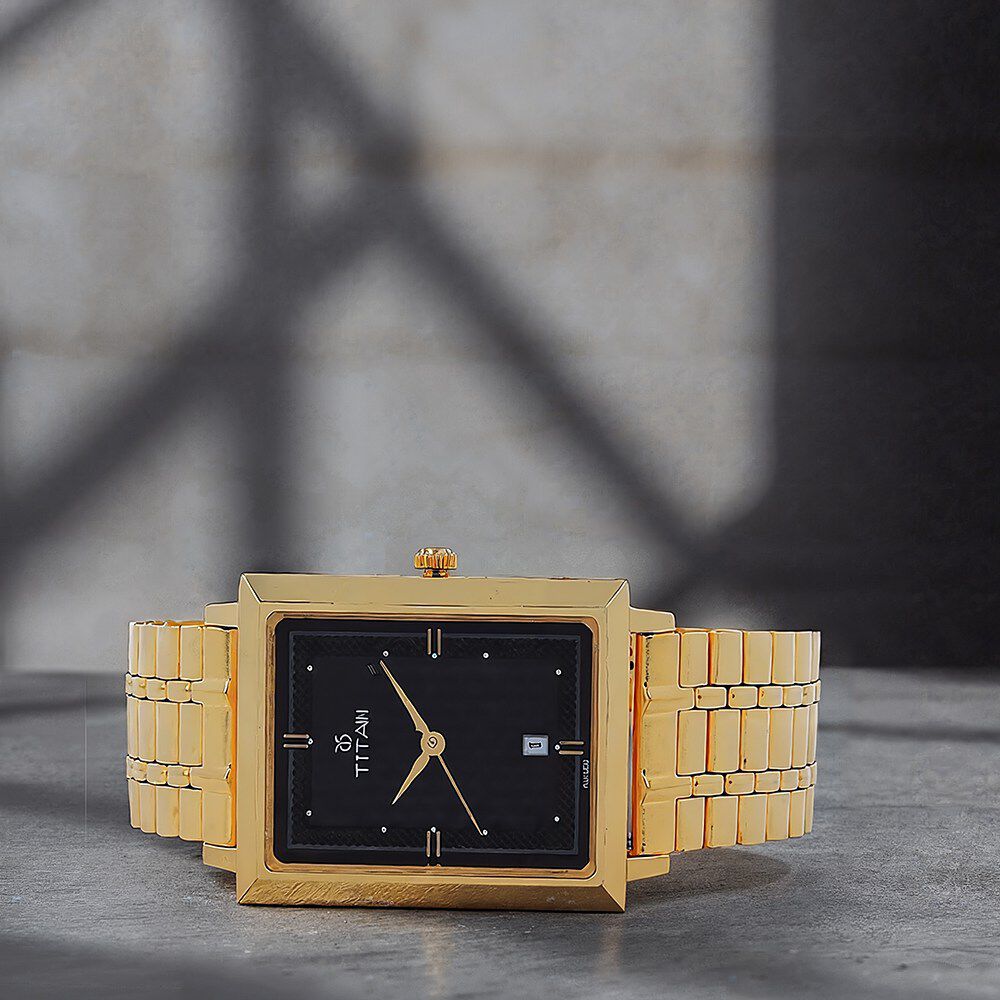 Buy Online Titan Quartz Analog with Date Black Dial Stainless