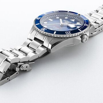 Roamer Pro Diver 200 Quartz Analog with Date Blue Dial Silver Stainless Steel Strap Watch For Men