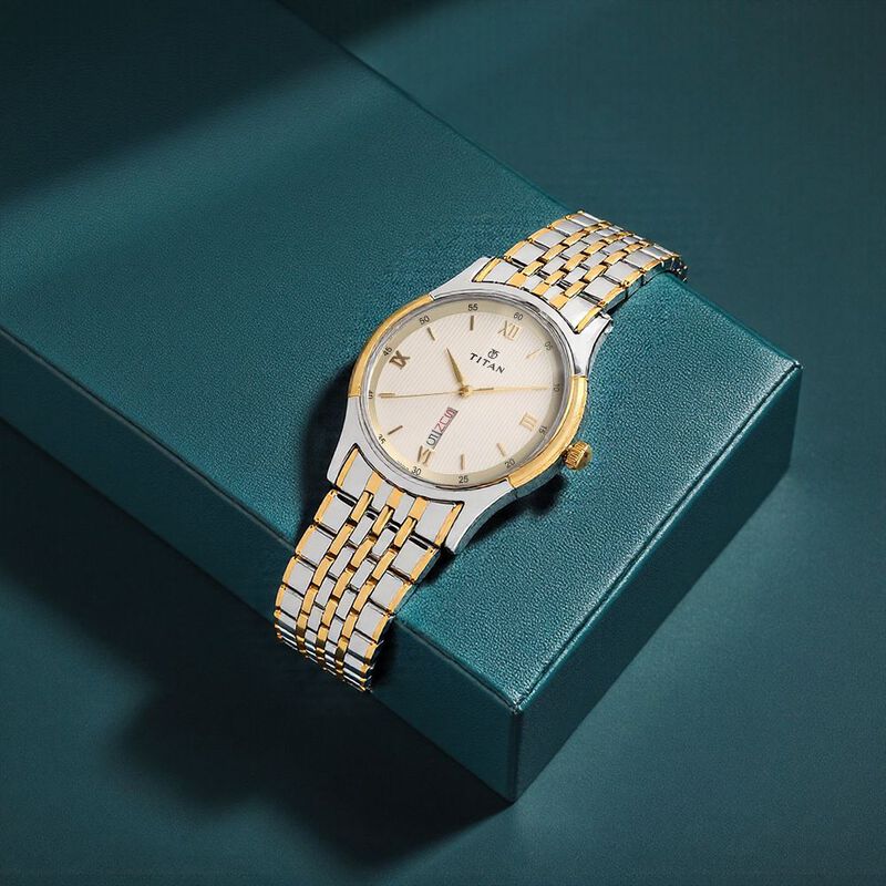 Buy Online Titan Analog with Day and Date Off White Dial Stainless