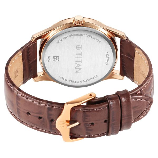 Titan Karishma Green Dial Analog Leather Strap Watch for Men - image number 4
