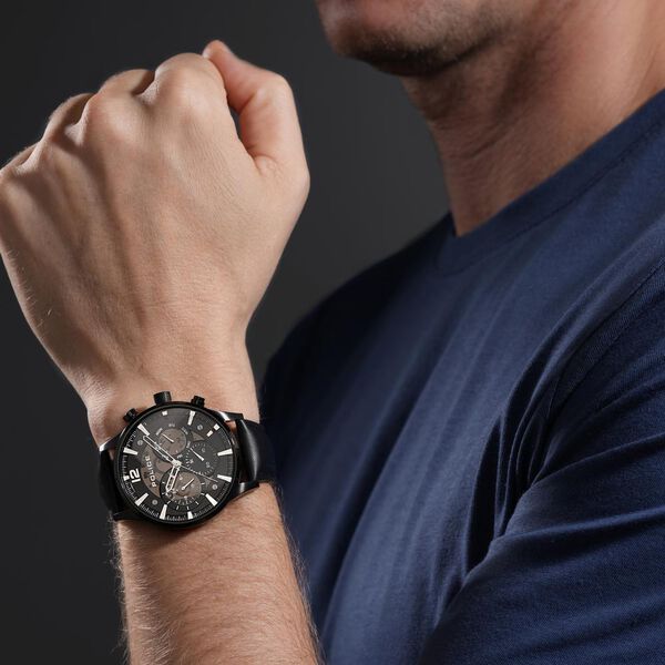 Police Quartz Multifunction Black Dial Black Leather Strap Watch For Men - image number 4