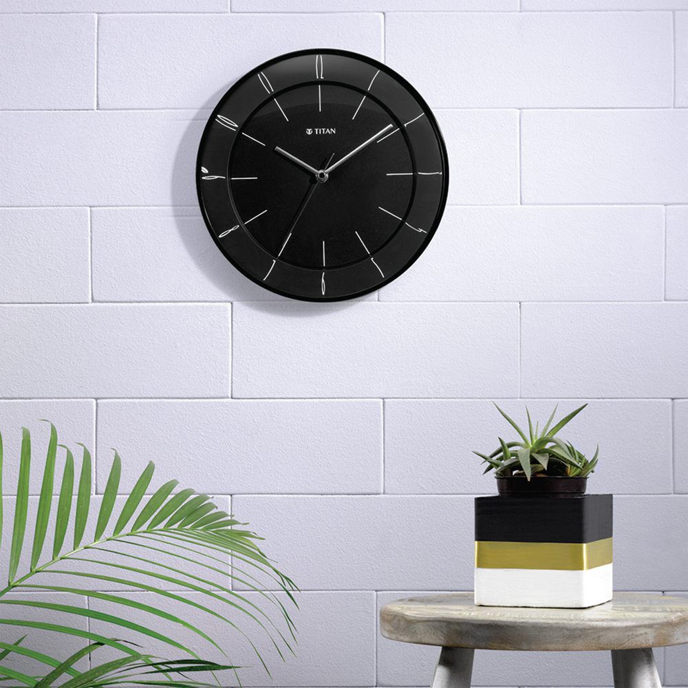 Buy Online Titan Contemporary Black Wall Clock with Domed Glass