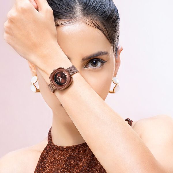 Vyb Runway By Fastrack Quartz Analog Brown Dial Metal Strap Watch For Girls - image number 6