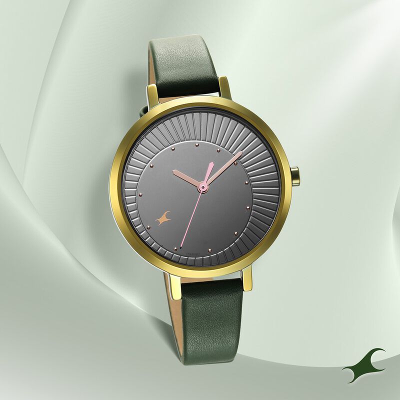 Fastrack Style Up Black Dial Leather Strap Watch for Girls