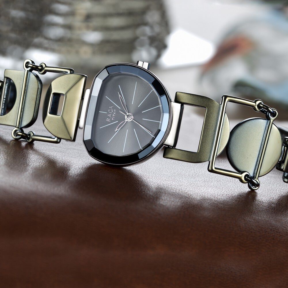 Titan raga collection for ladies hot sale