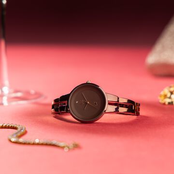 Fastrack Vyb Halo Quartz Analog Brown Dial Metal Strap Watch for Girls