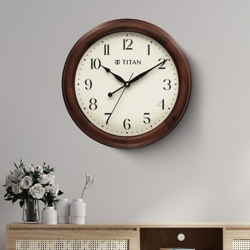 Titan Classic Wooden (35cm x 35 cm)