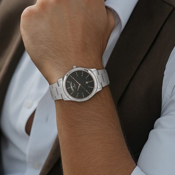 Titan Workwear Black Dial Analog with Day and Date Stainless Steel Strap watch for Men - image number 4