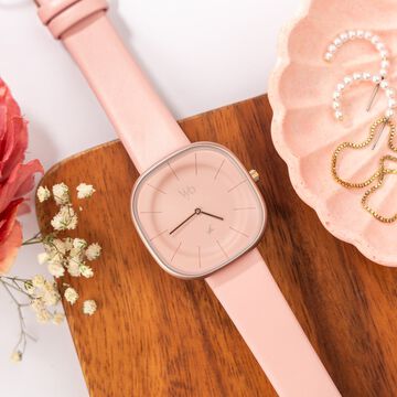 Fastrack Vyb Successor Quartz Analog Pink Dial Leather Strap Watch For Girls