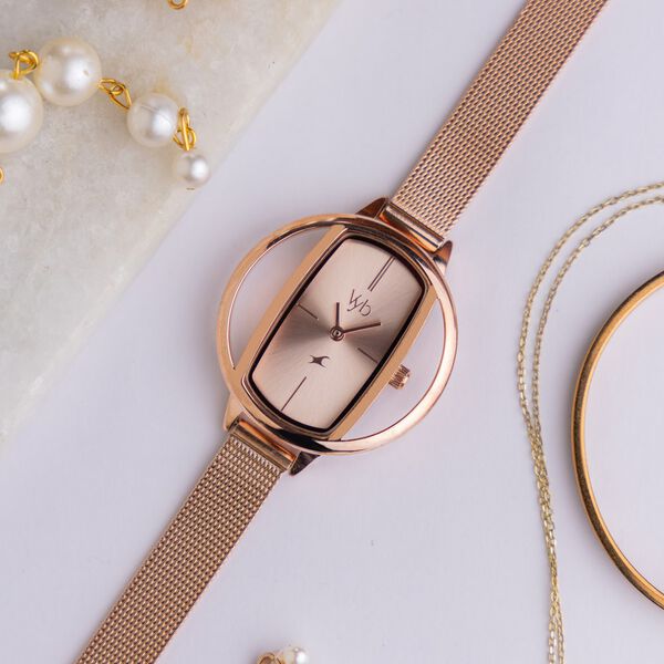 Fastrack Vyb Charmer Quartz Analog Rose Gold Dial Stainless Steel Strap  Watch for Girls