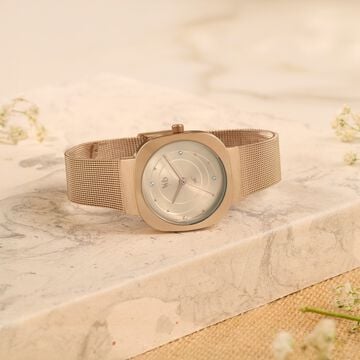 Fastrack Vyb Mirage Quartz Analog Rose Gold Dial Metal Strap Watch For Girls