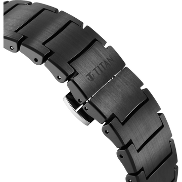 Titan Edge Fumage Quartz Analog Black Dial Black Ceramic Strap Watch For Men