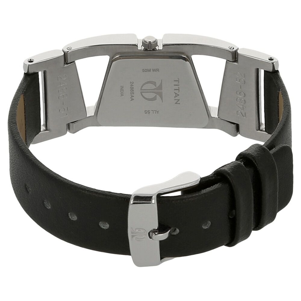 Titan store watch 2486