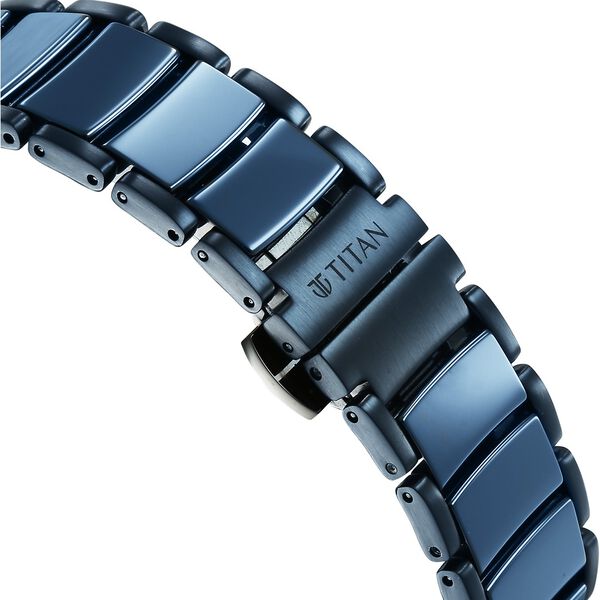 Titan Edge Melange Slim Steel & Ceramic Strap Blue Dial Analog Watch For Men - image number 4