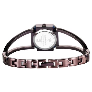 Fastrack Vyb Striker Quartz Analog Brown Dial Brown Metal Strap Watch For Girls