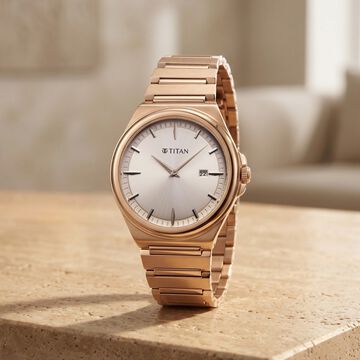 Titan Classique Sleek fit Quartz Analog Executive Style Watch