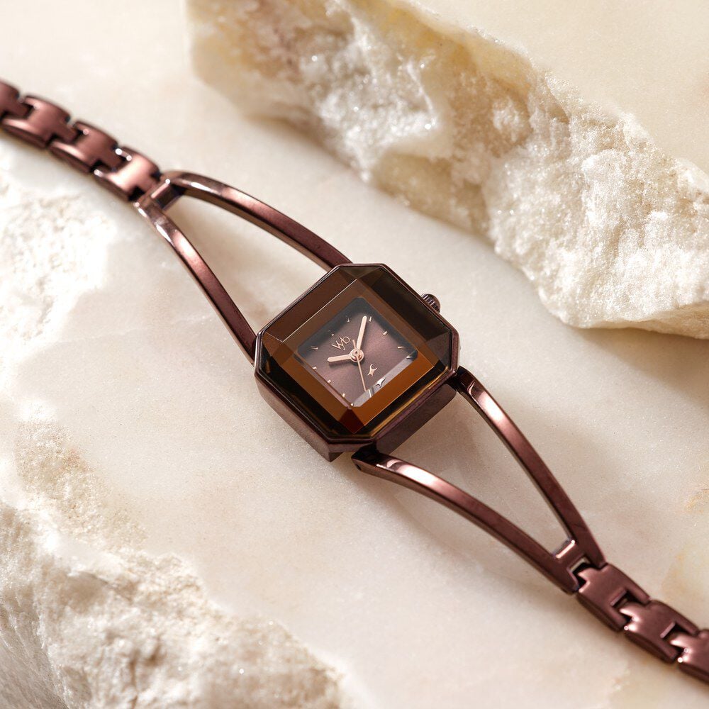 Fastrack Vyb Striker Quartz Analog Brown Dial Brown Metal Strap Watch For Girls-image-38