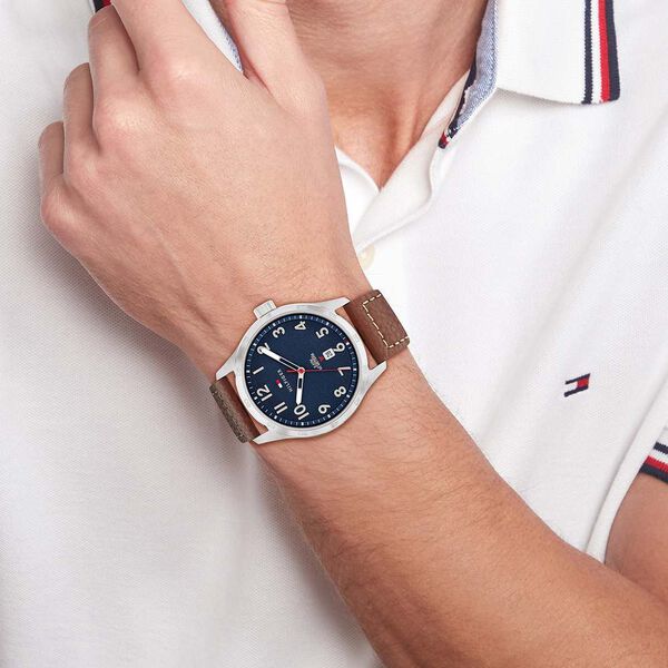 Tommy Hilfiger Quartz Analog with Date Blue dial Leather Strap Watch for Men - image number 3