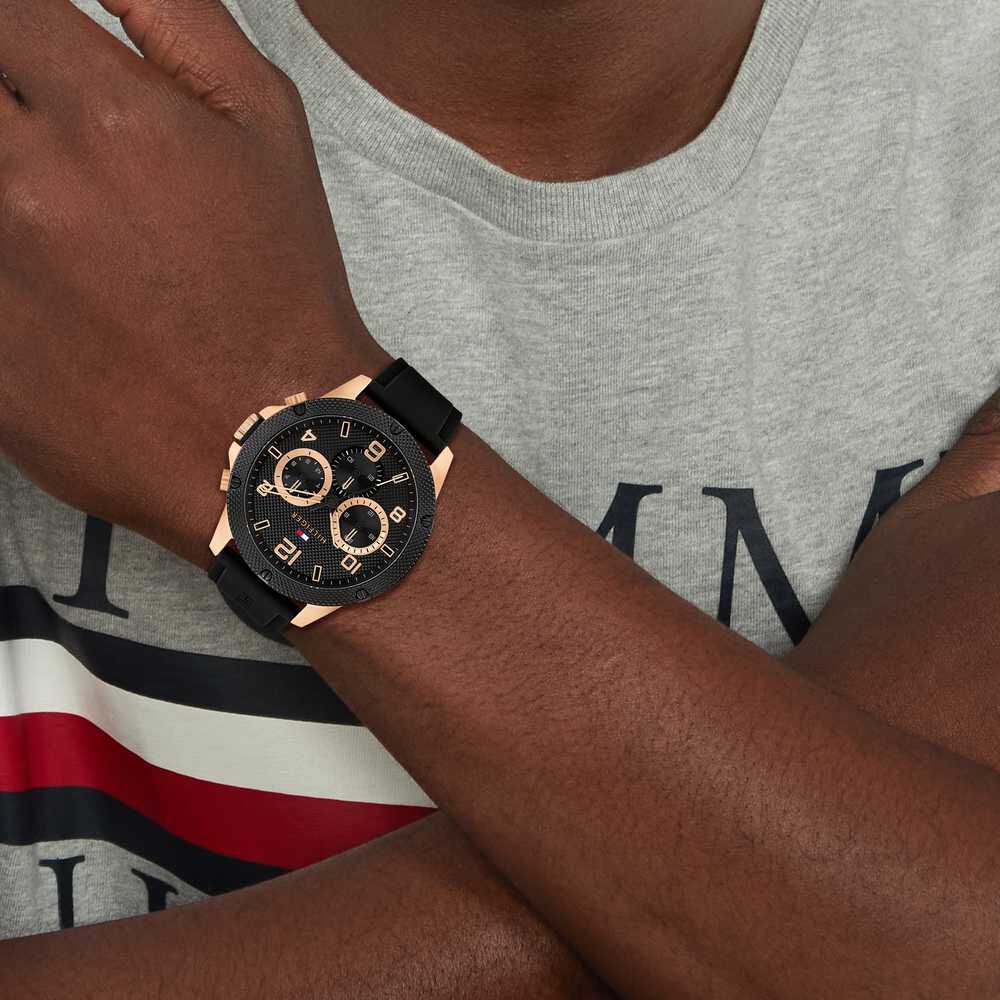 Black hilfiger 2025 watch