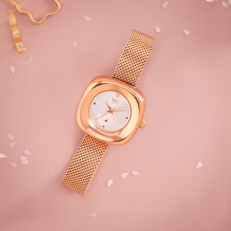 Vyb Runway By Fastrack Quartz Analog Silver Dial Metal Strap Watch For Girls