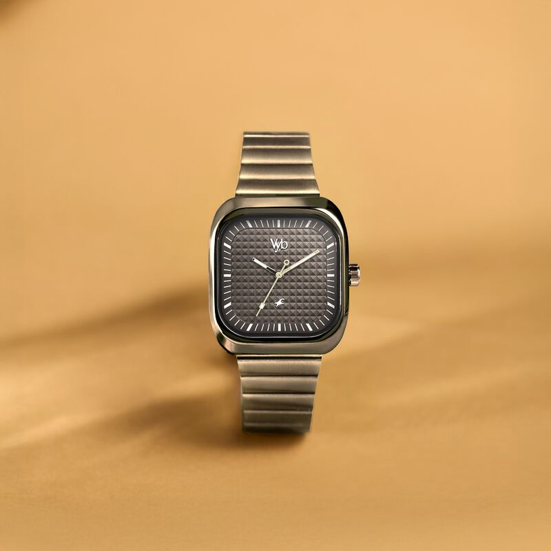 Fastrack Vyb Maverick Quartz Analog Khaki Dial Metal Strap Watch For Guys