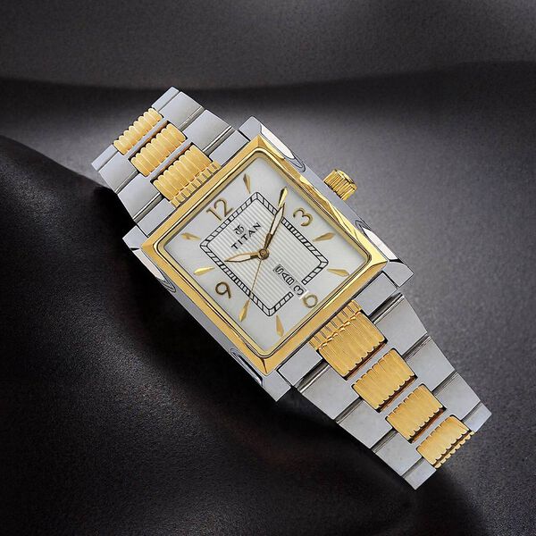 Titan Quartz Analog with Day and Date Silver Dial Stainless Steel Strap Watch for Men - image number 0