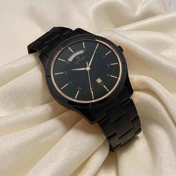 Buy Online Titan Quartz Analog with Day and Date Black Dial Black