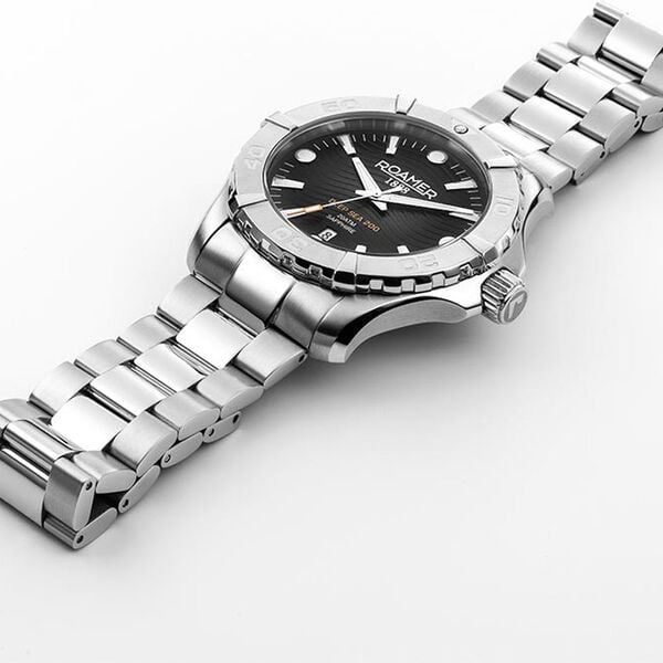 Roamer Deep Sea 200 Quartz Analog with Date Black Dial Silver Stainless Steel Strap Watch For Men - image number 2