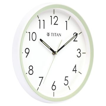 Titan 32.5 cm White-Lume Wall Clock: Stylish Nighttime Illumination