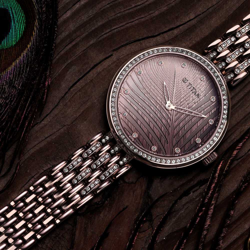 Titan watch price 1000 to 2500 store