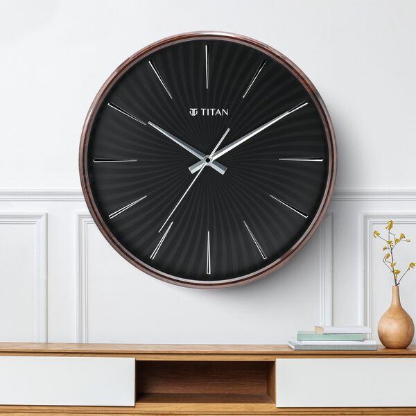Titan Contemporary Balck Wall Clock - 32.5 cm x 32.5 cm (Medium) - image number 0