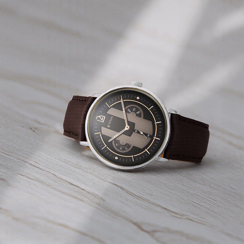 Buy Online Titan Quartet Black Dial Quartz Multifunction Leather