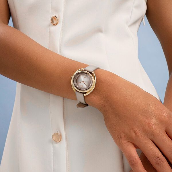 Fastrack Vyb Halo Quartz Analog Beige Dial Leather Strap Watch For Girls - image number 7