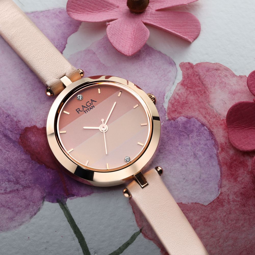 Titan raga outlet pink dial