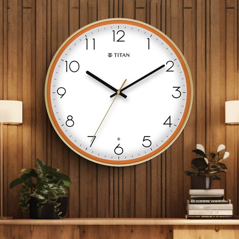Titan Classic LED Backlit Clock with Silent Sweep Technology 34.5 x 34.5 cm (Medium)