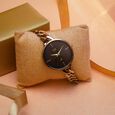 Vyb Spotlight By Fastrack Quartz Analog Black Dial Metal Strap Watch For Girls