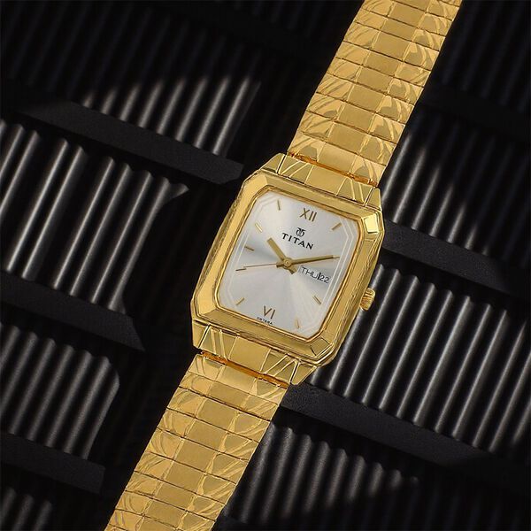 Titan Quartz Analog with Day and Date Silver Dial Stainless Steel Strap  Watch for Men