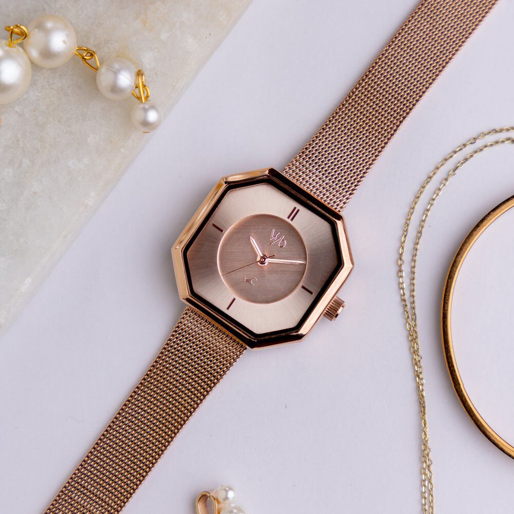 Fastrack girls wrist watch new arrivals