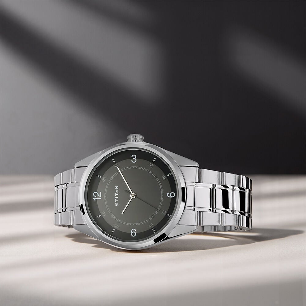 Titan Men's Eleganza Lumina Blue: Luminous Dial Watch with Sophisticated Link Metal Strap-picture-17
