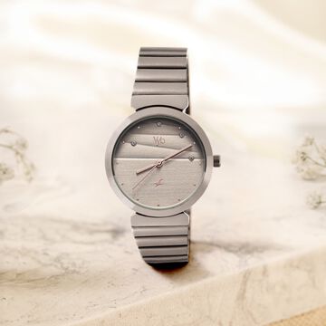 Fastrack Vyb Charmer Quartz Analog Grey Dial Metal Strap Watch For Girls