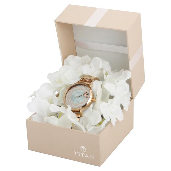 Titan Quartz Analog Green Dial Stainless Steel Strap Watch for Women - image number 2