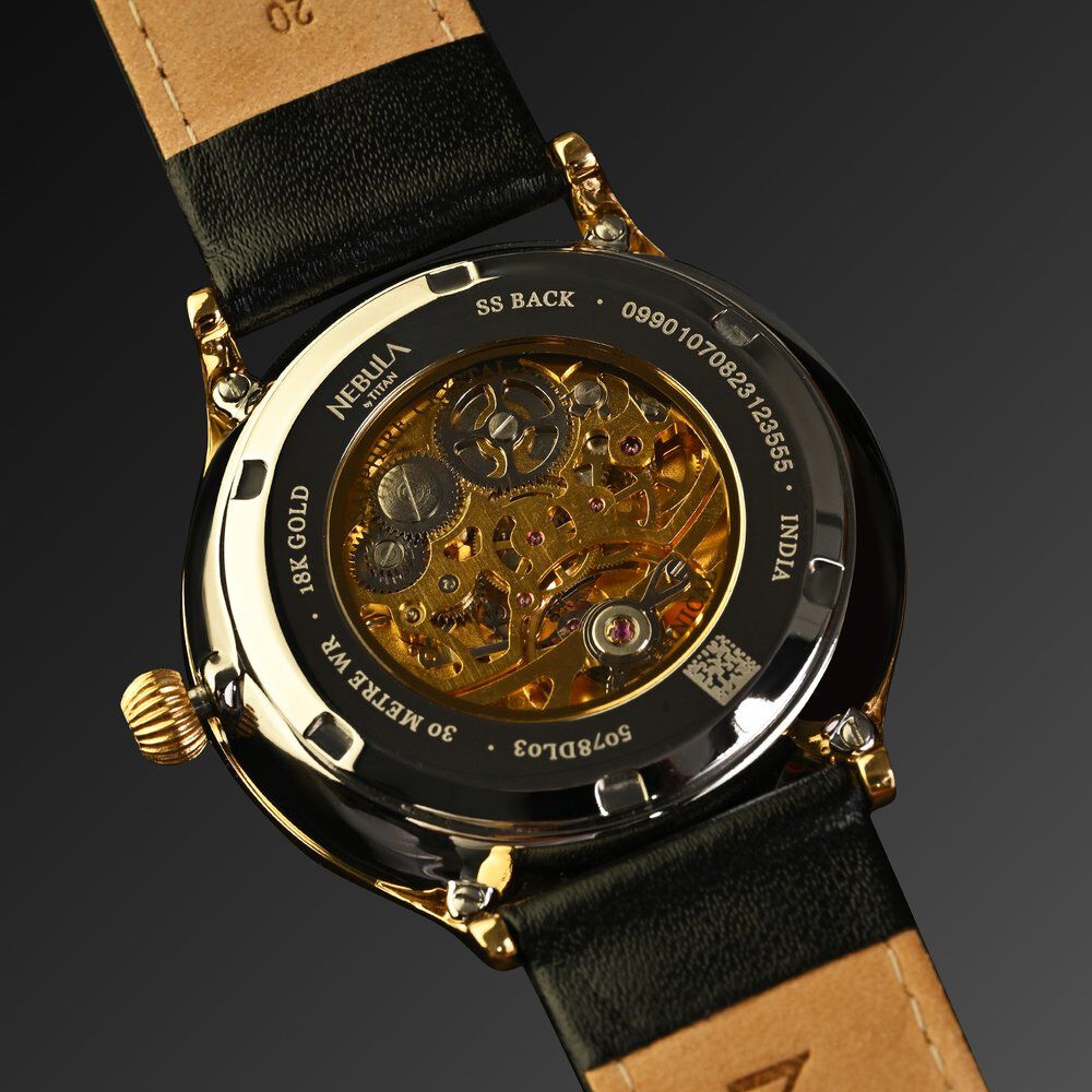 リッチ〜 Buy Online Titan Nebula Abhiyant 18k Gold Hand-Wound Mechanical