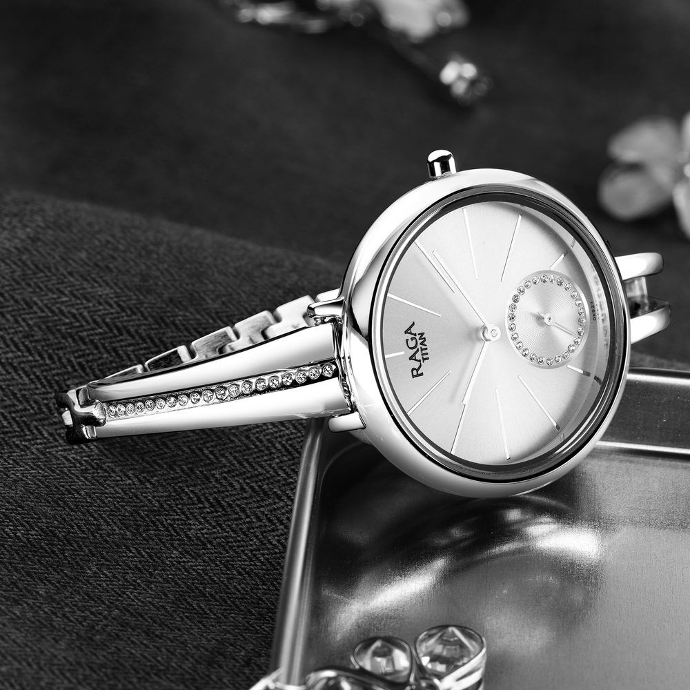 Buy Online Titan Raga Viva Silver Dial Women Watch With Metal Strap ns2647sm01 Titan