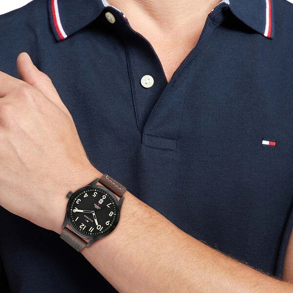 Tommy Hilfiger Quartz Analog with Date Black dial Leather Strap Watch for Men - image number 3